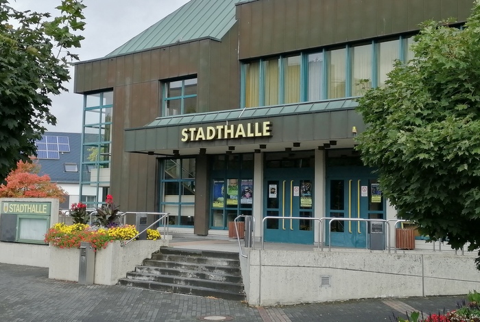 In der Stadthalle Altenkirchen wird Matthias Gibhardt als Stadtbrgermeister bald Sprechstunden anbieten knnen. (Foto: hak)