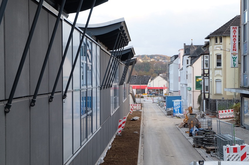 Die Straenausbauten bleiben Thema in Wissen. Ganz offensichtlich in der Rathausstrae aber auch im Hintergrund.  (Foto: KathaBe)