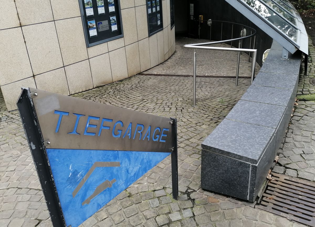 Da ist Musik drin: In der Tiefgarage am Altenkirchener Schlossplatz finden zwei Konzertabende statt. (Foto: vh)