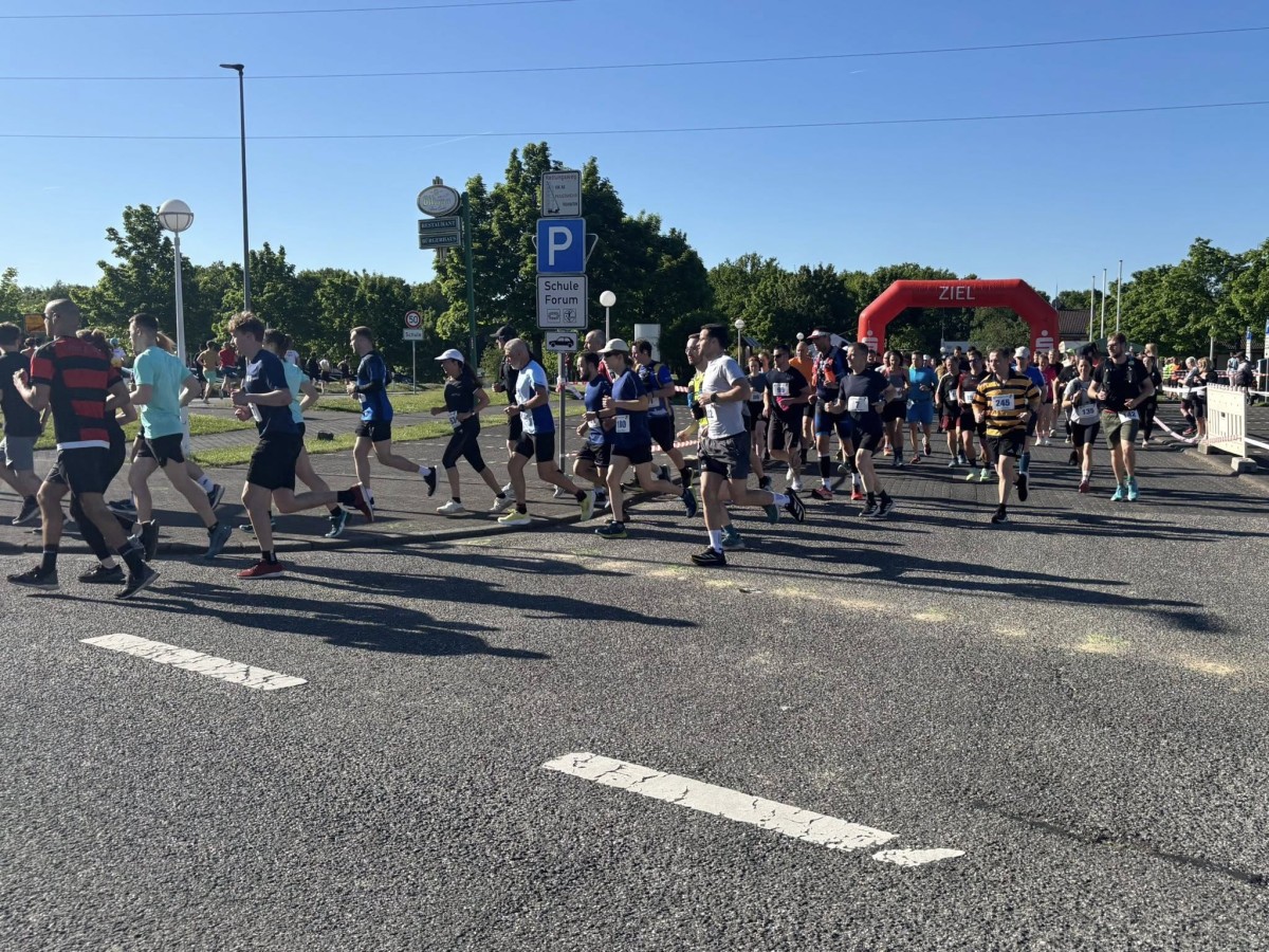 ber 730 Teilnehmer gingen beim Windhagener Run and Bike-Events an den Start. (Foto: Mario H)