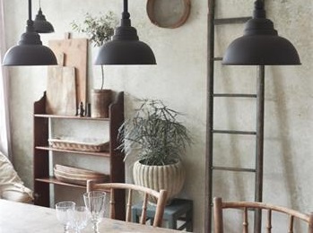 Industrie-Lampen aus Dnemark sind ein echtes Vintage-Highlight. (Fotos: Sternschnuppe home & garden)