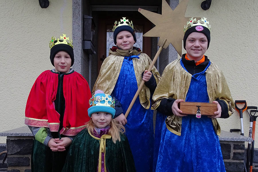 Sternsinger waren in Hellenhahn-Schellenberg unterwegs