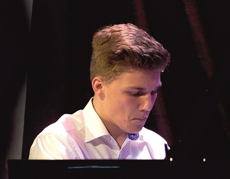 Zhlt 2019 wieder zu den Stipendiaten: Julian Mller begeisterte bereits 2017 auf dem Klavier. (Gros Fotografie)