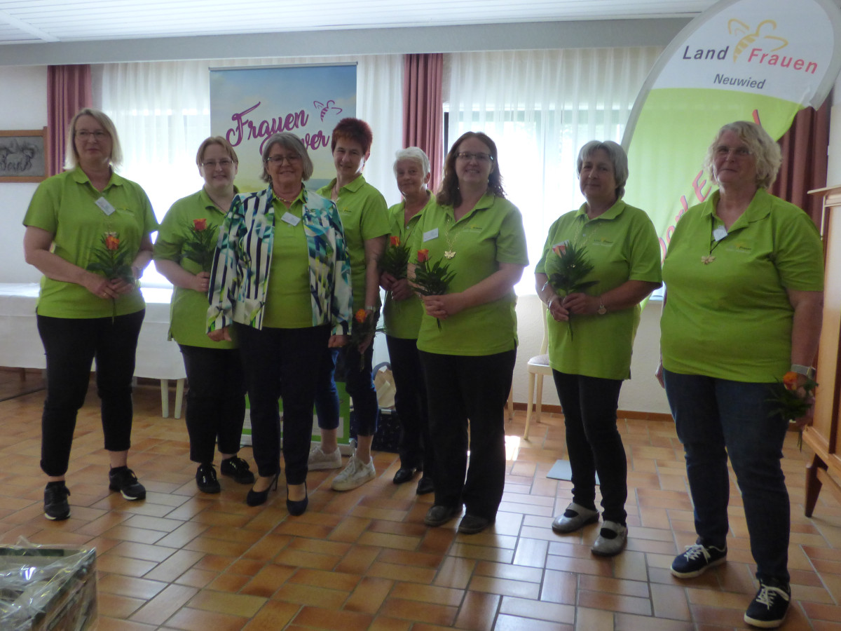 Der Kreisverband der Landfrauen hat seinen neuen Vorstand vorgestellt. (Foto: Angela Gbler)