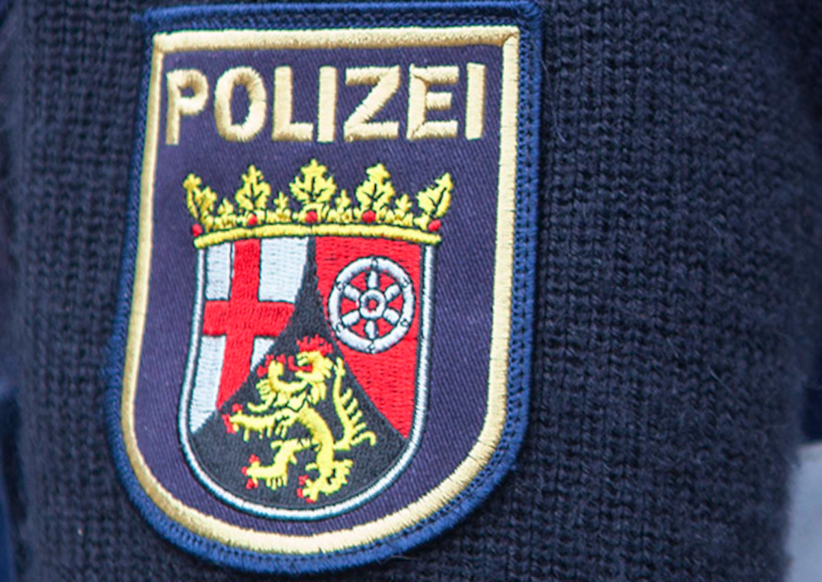 Leubsdorf: Nachbarin verhindert Betrug an Seniorin durch falsche Polizeibeamte