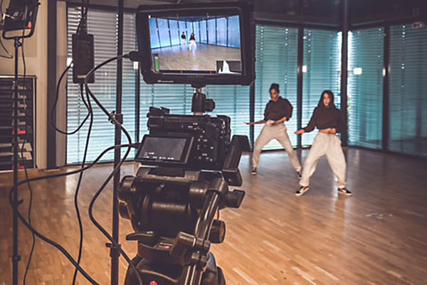 Angelina Berger & Jenni Ekwebelem beim DTHO online Duo Cup. Foto: Verein
