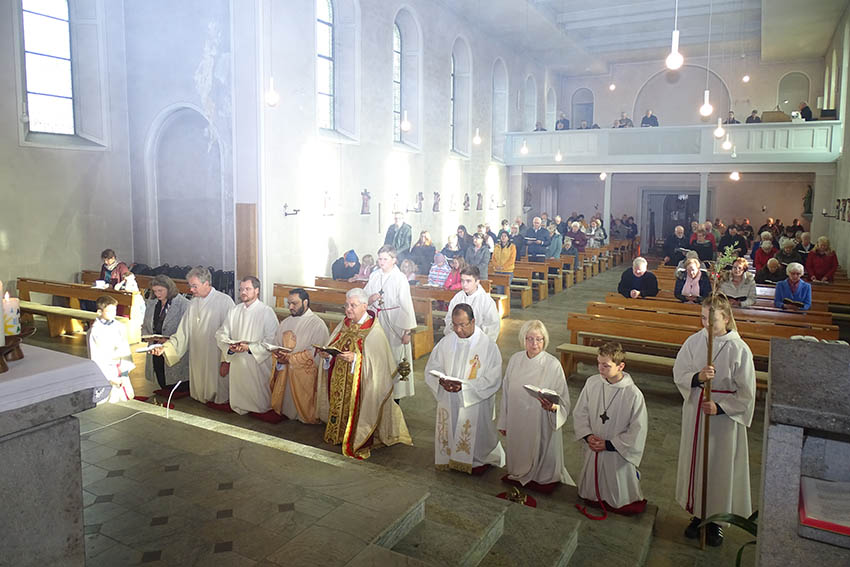 Festliches Hochamt zum Tag des Ewigen Gebetes in St.Petrus in Ketten 