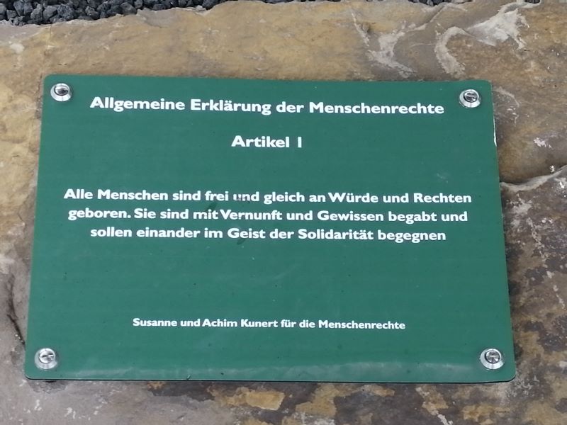 So wird die Prsentation der einzelnen Artikel der Menschenrechte im Altenkirchener Stadtgebiet aussehen. (Foto: hak)