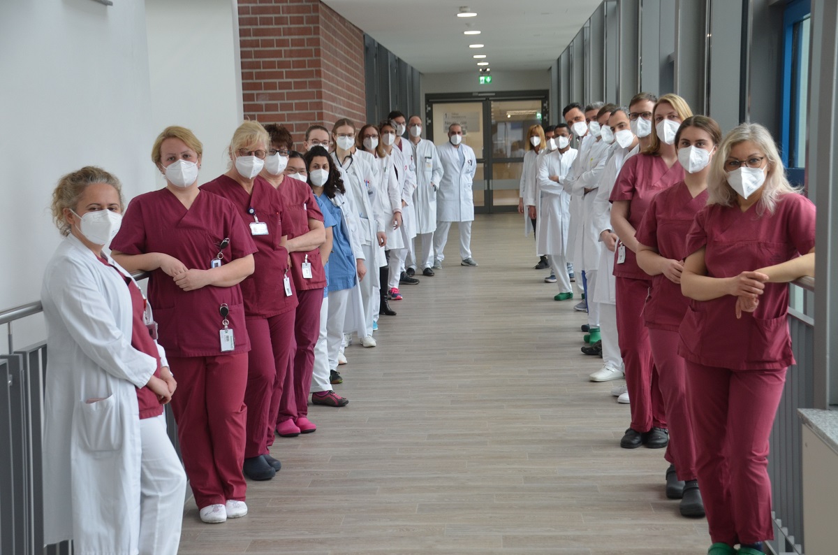 Nur gemeinsam wirds gut: In der Behandlung von CED-Patienten arbeiten die Teams der Gastroenterologie sowie der Allgemein- und Viszeralchirurgie eng zusammen. (Foto: Nicola von Spee)