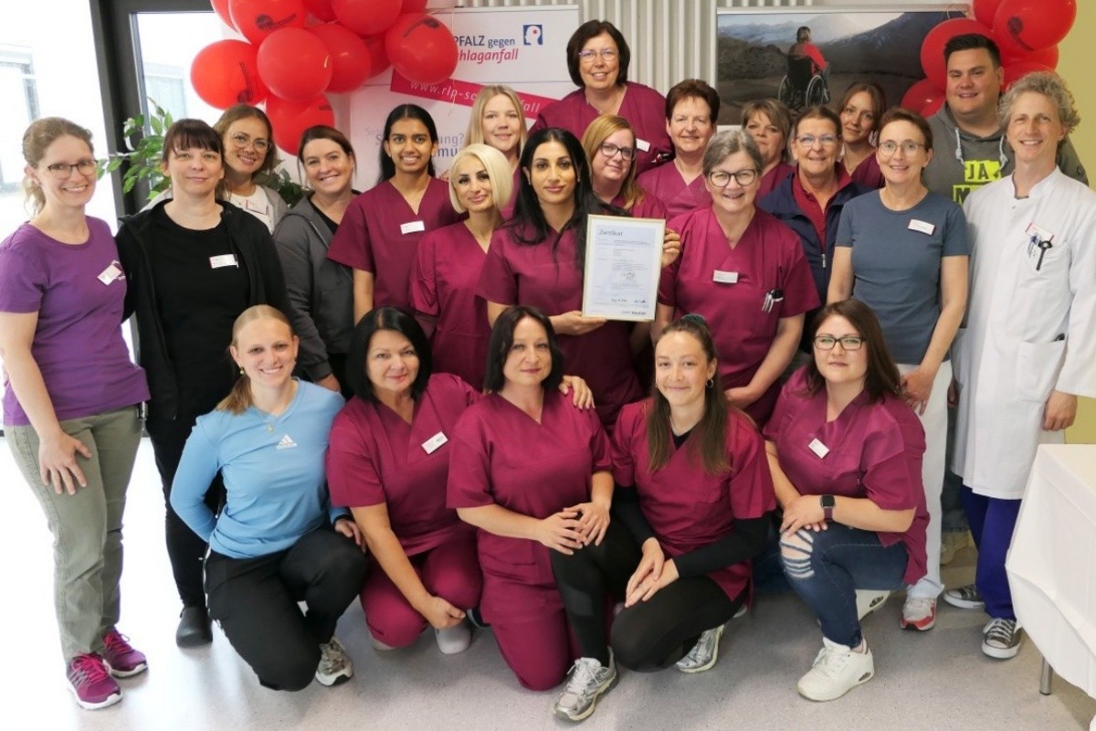 Therapeutisches und �rztliches Team der Stroke Unit der Kamillus Klinik Asbach (Foto: Manuel Grimbach)