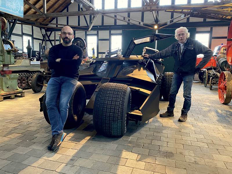 Alexader Fischbach und Wolfgang Denker vor dem Tumbler (Fotos: Technikmuseum)