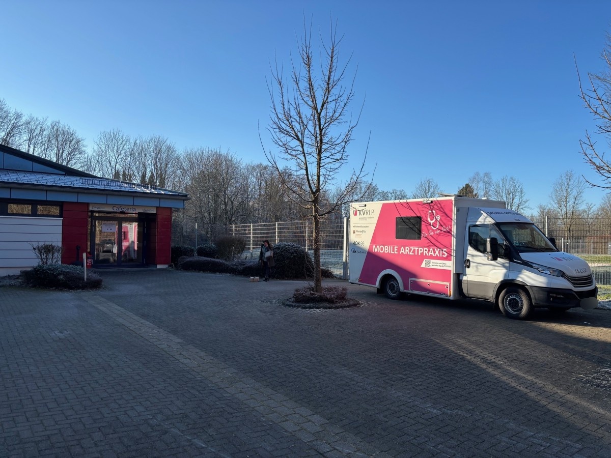 Erfolgreicher Start der Mobilen Arztpraxis in Hachenburg
