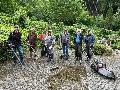 Gemeinsame Pflegeaktion auf dem Waldfriedhof in Ro�bach