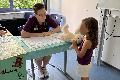 Kita-Kinder erleben die "Teddysprechstunde" der Ludwig-Erhard-Schule