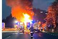 AKTUALISIERT: Lkw-Brand auf der Autobahn bei Epgert: Zahlreiche Feuerwehren im Einsatz