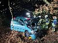 Frau nach Unfall auf der B 8 aus Pkw befreit