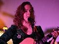 Katherine Priddy begeistert bei "Folk on the Rhine" in Schloss Engers