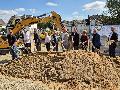 Altenkirchen: Spatenstich k�ndigt Mensa-Neubau an Erich-K�stner-Grundschule an