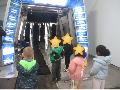 Mit Schaum und B�rsten: Vorschulkinder erkunden die Geheimnisse der Autow�sche in Betzdorf