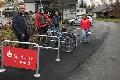 Neue Fahrradständer am Parkplatz Gemeinschaftshaus und Kita in Dürrholz