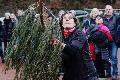 Weltmeisterin zu Gast beim Weihnachtsbaumwerfen in Waldbreitbach 