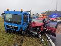 Zweite Aktualisierung: Schwerer Verkehrsunfall mit Lkw auf regennasser K57 bei Hhn