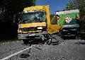 Unfall auf der B413 bei Bendorf-Sayn: Lkw kollidieren im Gegenverkehr