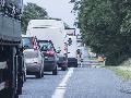 Hachenburg: Umgekippter Anhnger sorgt fr Verkehrsstau