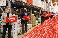 30.000 Schoko-Weihnachtsmnner verschenkt