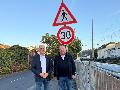 Tempor�re Tempo-30-Zone an SEV-Haltestelle in Bad H�nningen