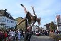 Wirges begrt die Jecken beim Rosenmontagszug bei strahlendem Sonnenschein