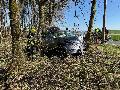 Mutter verunglckt mit Kleinkind im Wald: Feuerwehr sichert Unfallstelle bei Kaden