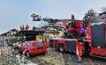 Rettungseinsatz in Brandscheid: Verletzter bei Baumfllarbeiten auf Carport entdeckt