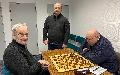 Sportbeauftragter Klaus-Jürgen Griese zu Besuch beim Schachverein Niederfischbach