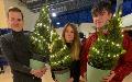 Junge Christdemokraten verteilen kostenlose Weihnachtsbäume im Westerwald