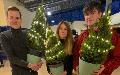 Junge Christdemokraten verteilen kostenlose Weihnachtsbume im Westerwald
