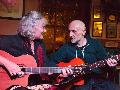 Konzertabend in Hhr-Grenzhausen: Musikduo "Out the blue" begeistert mit handgemachtem Sound