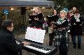 Besinnlicher Auftakt in Niederbieber: Adventssingen am Backhaus