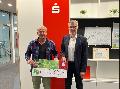 Sparkassenkunde gewinnt 10.000 Euro bei PS-Sparen