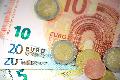 R+V Versicherung zahlt rund 86.400 Euro an Mitglieder der Westerwald Bank zurück