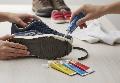 Schuhkleber im Vergleich 2026: Reparieren Alleskleber auch Schuhe?