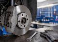 Bremssattel defekt: Wann sich Reparatur lohnt und was der Tausch kostet