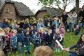 Kinder der Kita St. Elisabeth in Birken-Honigsessen erobern neues Spiel-Areal