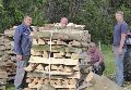 Heimische Holzkohle machen: Brgerverein Frthen ldt zur Meilerwoche