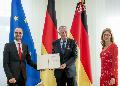 Bundesverdienstkreuz für Fly & Help-Gründer Reiner Meutsch