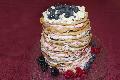 Backen mit Kindern: Pfannkuchen-Torte mit Beeren