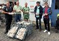 1.000 frische Bratw�rste unterst�tzen die Tafel in Neuwied