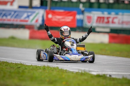 Tom Kalender holte den   vorzeitigen   Titelgewinn   in Deutschlands hchster Kartrennserie. (Foto: Fast-Media)