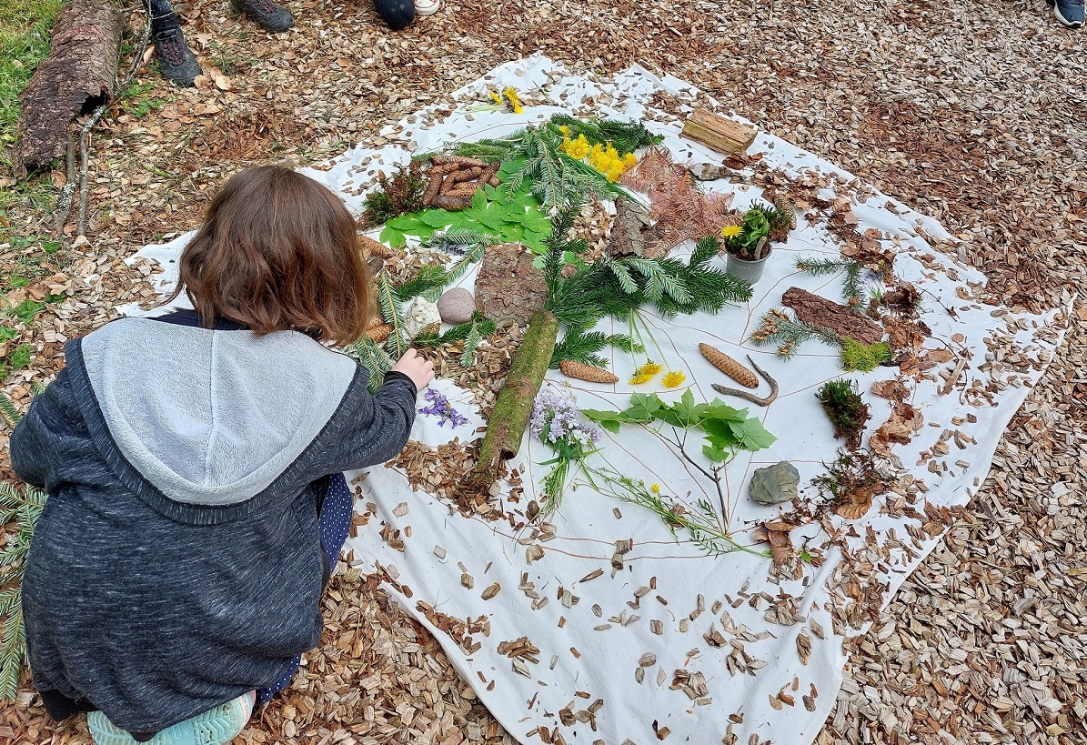 Wald erleben, Kraft tanken, in Austausch gehen: Wochenende fr trauernde Familien