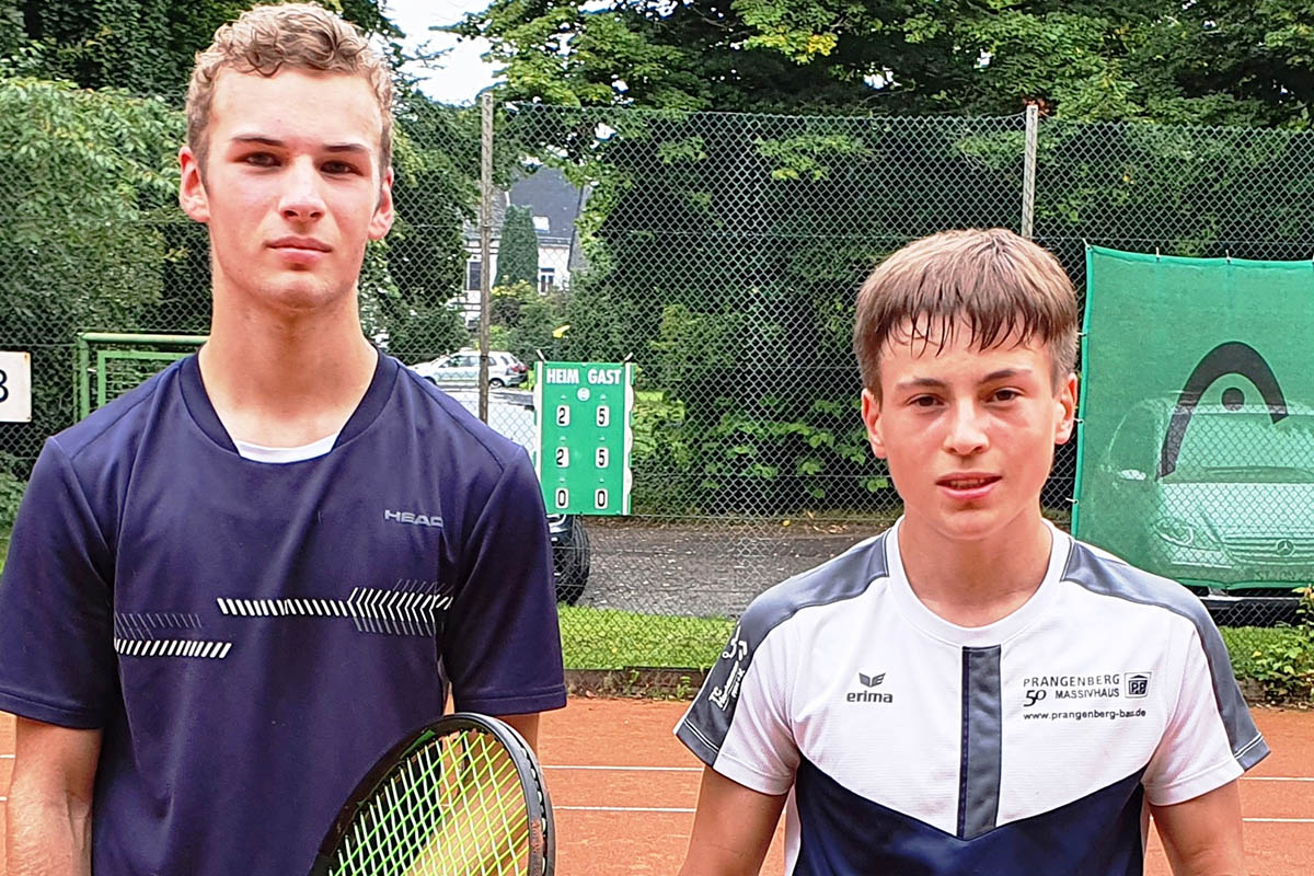 Jungen U 16 Finale: Maik Erik Wahl (li) (TC Bad Marienberg) unterlag Lukas Prangenberg (TC Horhausen) mit 2:6 und 2:6. Fotos: TC Steimel